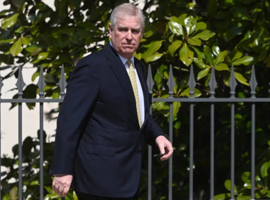 El príncipe Andrés invitó a su mansión de Windsor a los acosadores sexuales Epstein y Weinstein en 2006