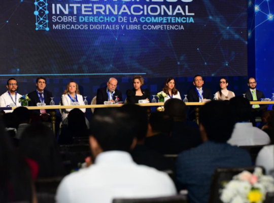 María Vásquez impulsa reforma a la Ley General de Competencia para fortalecer la competitividad nacional