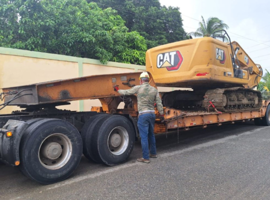 Gobierno envía equipos pesados a zonas agrícolas afectadas por la tormenta Melissa