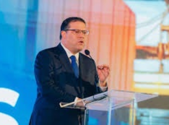 El Director de Aduana Eduardo Sanz Lovatón garantiza continuidad logistica durante la Tormenta Melissa