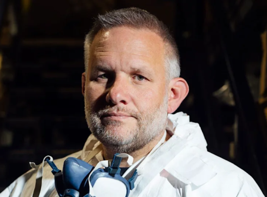 Ben Giles El hombre que empezó lavando vidrios y creó un negocio multimillonario limpiando escenas de crimen