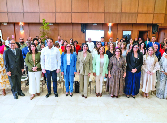 Raquel Arbaje y Ligia Pérez reafirman compromiso intersectorial para prevenir la violencia en la niñez