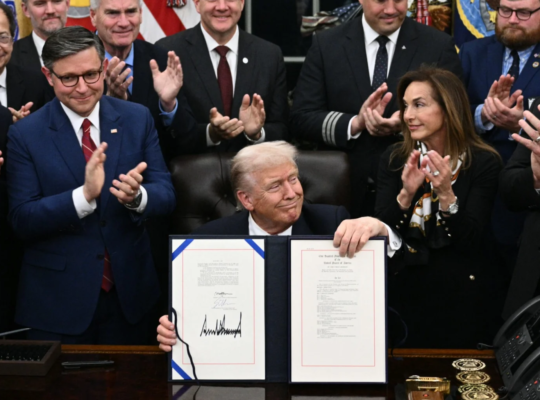 Trump pone fin al cierre más largo del Gobierno de EE. UU. tras 43 días de parálisis federal