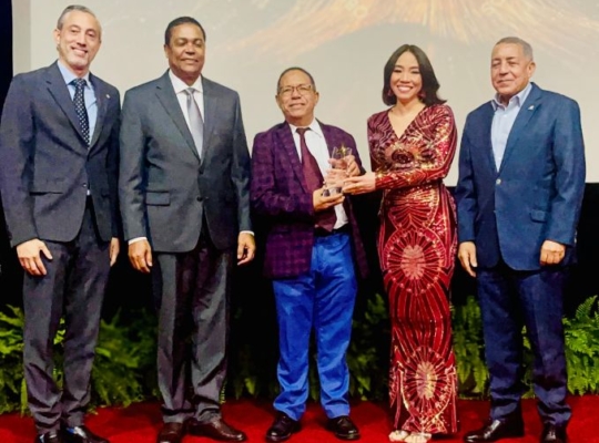 José Tejada Gómez recibe Gran Premio en Periodismo Digital