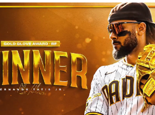 Fernando Tatis Jr. lidera la lista de ganadores del Guante de Oro 2025