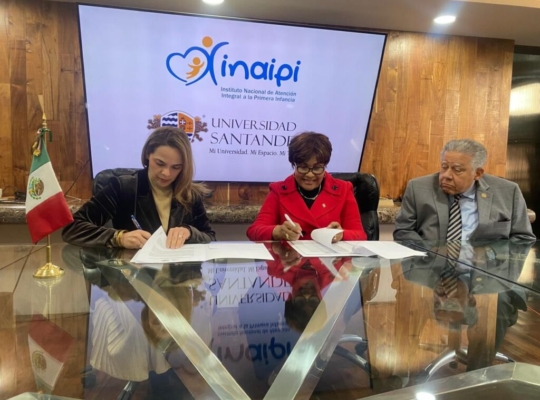INAIPI firma acuerdo con la Universidad Santander para fortalecer competencias de su personal.