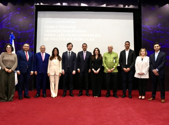 Indotel y Ericsson lanzan programa de becas digitales para integrantes del sector público