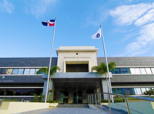 Ministerio de Hacienda y Economía aclara proceso de revisión de indemnizaciones para pensionados de la Policía Nacional