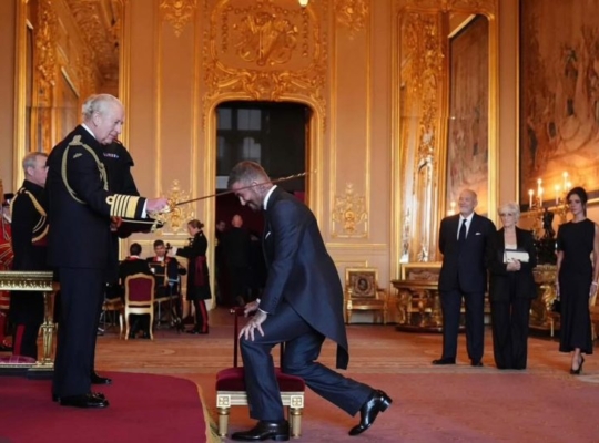 David Beckham es nombrado caballero por el rey Carlos III en una solemne ceremonia en Windsor