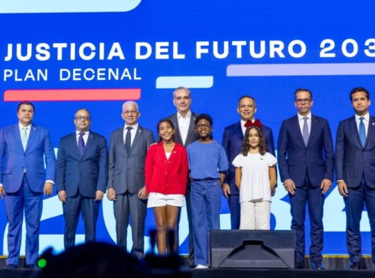 Luis Henry Molina resalta compromiso del presidente Abinader con una justicia centrada en las personas