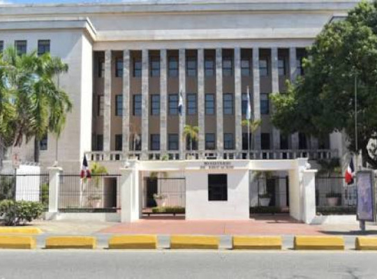 De Camps exige rigor y supervisión en centros educativos tras detectarse actividad extracurricular sin aval oficial