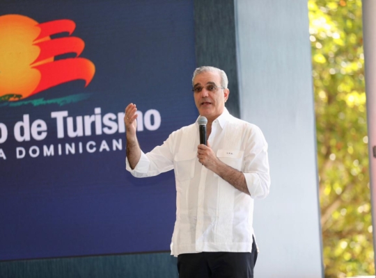 Presidente Abinader deja iniciada la reconstrucción parque nacional submarino La Caleta