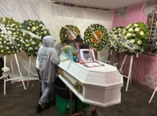 Parientes del joven asesinado en Villa Consuelo desmienten versión de Faride Raful