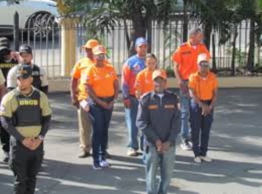 Guardianes de la Navidad: Héroes Invisibles que Sacrifican las Fiestas por la Seguridad Dominicana