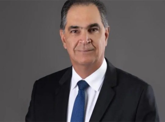 Certificación médica respalda condición crónica de Santiago Hazim Albainy