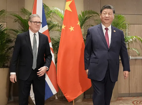 Londres, ¿nueva capital del espionaje chino? Presuntos ‘pinchazos’ a teléfonos en Downing Street y un pulso por la ‘megaembajada’ de Pekín