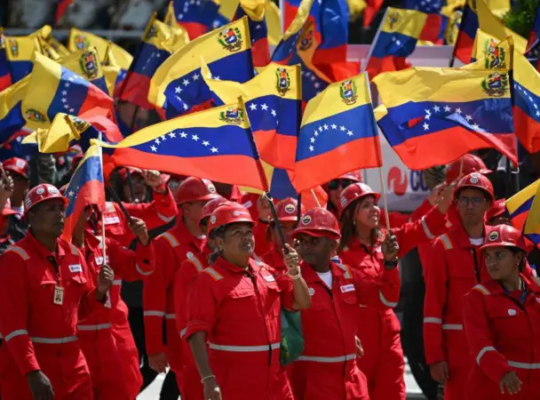 En qué estado se encuentra la industria petrolera venezolana y por qué recuperarla costará muchos millones