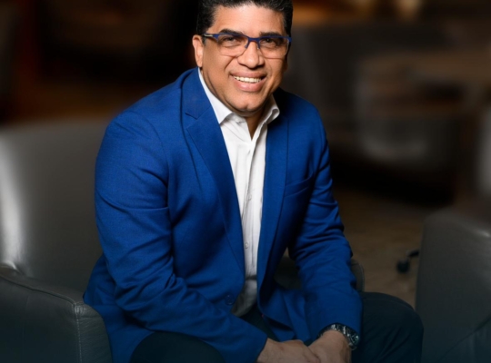 Dío Astacio lanza el sistema de gestión DeepTime enfocado en liderazgo y uso efectivo del tiempo