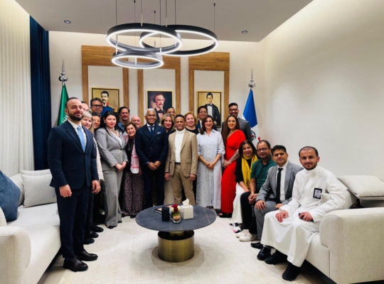 Embajador Rodríguez Durán resalta emotivo primer encuentro de dominicanos en Arabia Saudita y Baréin