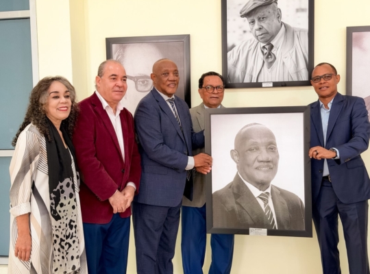 Biblioteca Nacional incorpora retrato de Mateo Morrison a su galería de grandes escritores