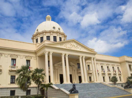 Presidente Abinader declara de alto interés público la creación del Jardín Botánico de San Juan de la Maguana