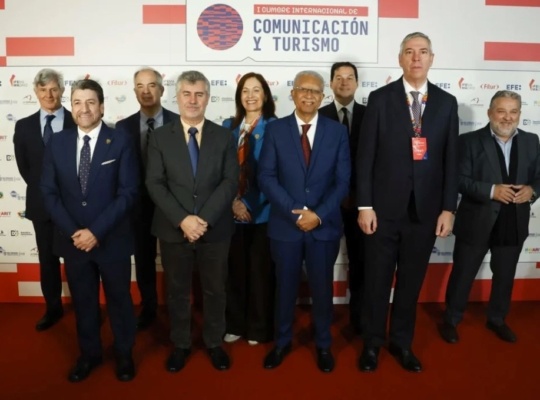 La I Cumbre de Comunicación y Turismo defiende en Fitur un sector «humano» y cohesionador