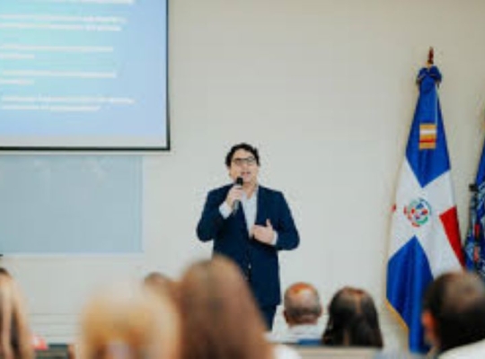 Hostos Rizik destaca rol de la infraestructura vial en el desarrollo de ciudades funcionales