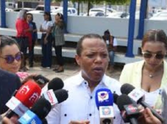 Intrant apunta a la inobservancia de la ley como eje del caos vial, afirma Milton Morrison