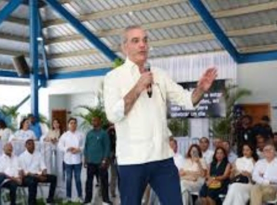 Abinader retomará su agenda este fin de semana, tras virus gripal