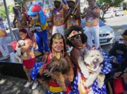 Carnaval para todos: de los bate bola hasta desfiles caninos sacuden Rio de Janeiro