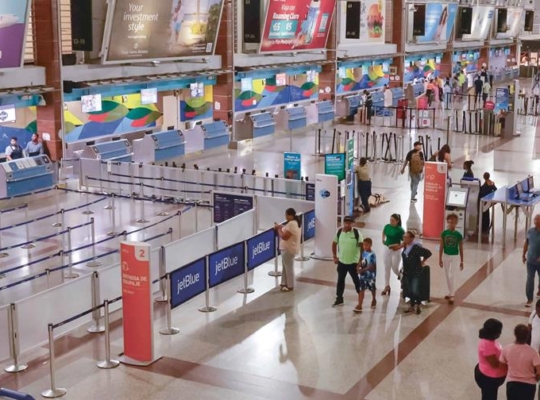 Alrededor de 25 vuelos cancelados desde y hacia RD por tormenta invernal Ernesto en EE. UU.