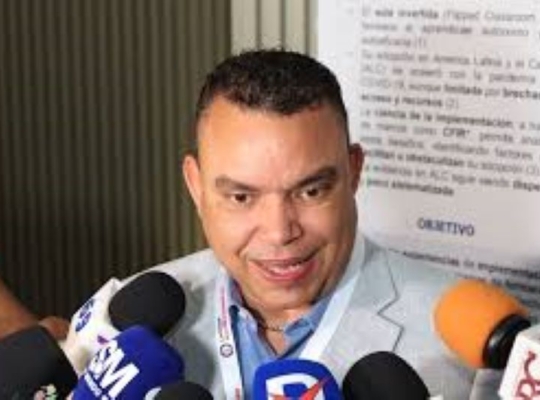 Landrón impulsa fortalecimiento de áreas de salud mental en hospitales provinciales y regionales