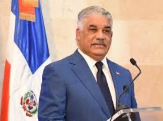 MIGUEL VARGAS REAVIVA EL DEBATE: “HACE CINCO AÑOS ÉRAMOS 85% AUTOSUFICIENTES”, MIENTRAS EN REDES RECUERDAN QUE LA “AUTOSUFICIENCIA REAL” SE ASOCIA MÁS A LA ERA DE TRUJILLO