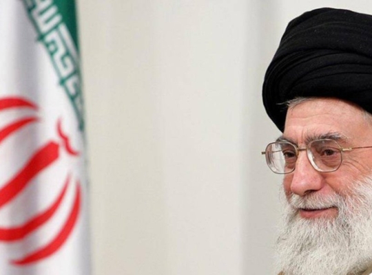 Irán confirma la muerte de Ali Jameneí y promete venganza contra EE. UU. e Israel