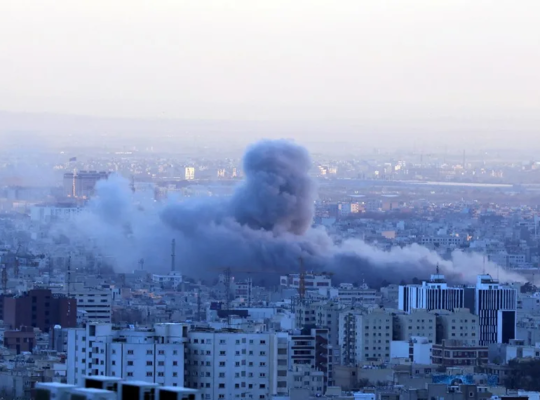 Aeropuerto internacional Mehrabad de Teherán sufre un incendio tras ataques israelíes