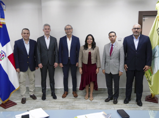 BID y ETED avanzan en estructuración financiera para nuevas inversiones en transmisión eléctrica