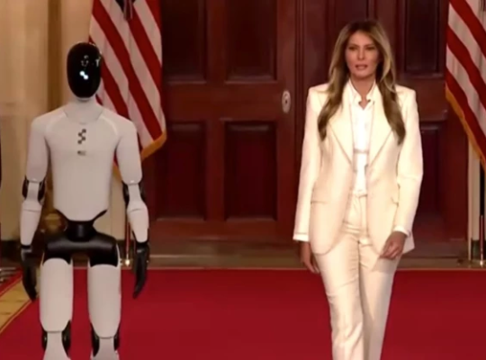 IA, primeras damas y un humanoide: el evento en la Casa Blanca que está dando la vuelta al mundo