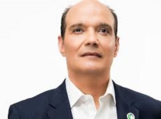 “DIOS NO SE HA OLVIDADO DE ESTE PUEBLO”: RAMFIS DOMÍNGUEZ TRUJILLO LANZA MENSAJE QUE CONMUEVE EN DOMINGO DE RAMOS.