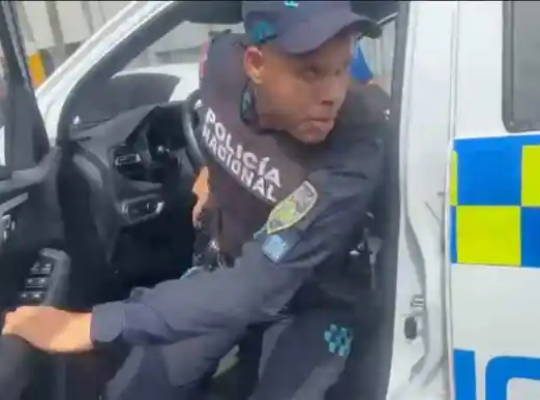 Policía Nacional suspende agente por incidente con periodistas en Santo Domingo Este