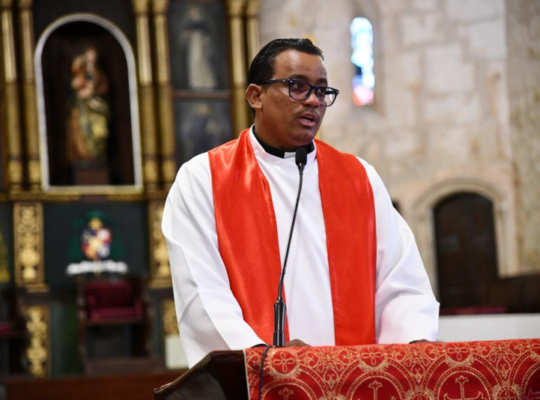 La iglesia denuncia altos gastos en publicidad gubernamental y acuerdos extraoficiales