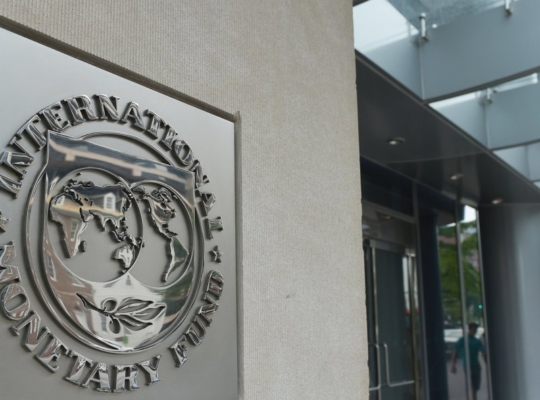 Guerra en Irán restará al menos dos décimas al crecimiento mundial, alerta el FMI