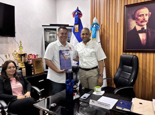 Alcalde de Mayagüez resalta relaciones entre Puerto Rico y RD y respalda ruta de ferry