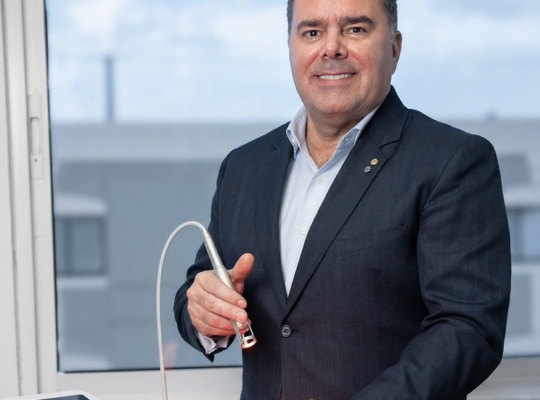 Massimiliano Scerra fue honrado en Sevilla por sus aportes al desarrollo de tecnologías para la rehabilitación