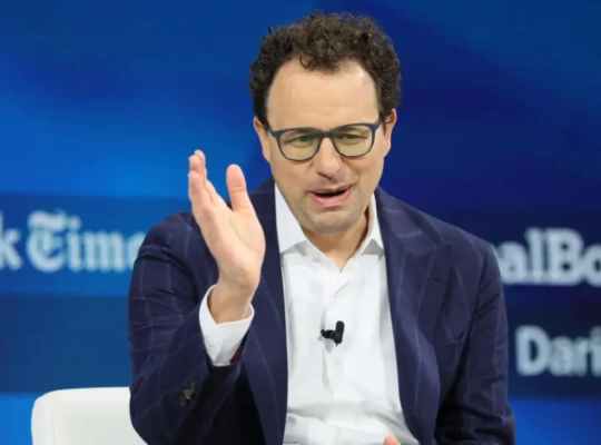 Casa Blanca recibirá al CEO de la vetada Anthropic para discutir el modelo de IA Mythos