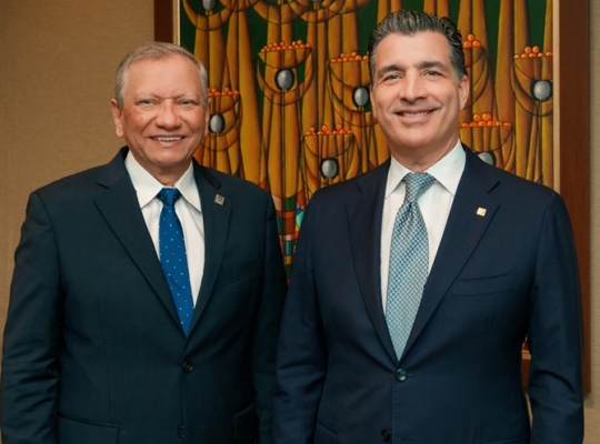 Christopher Paniagua y Leonardo Aguilera destacan rol de la banca como pilar de estabilidad económica