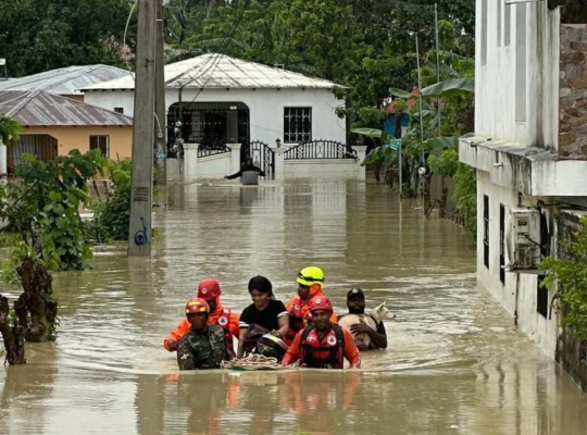 Aumentan a 30,000 los desplazados 6 estructuras colapsadas y 14 comunidades incomunicadas