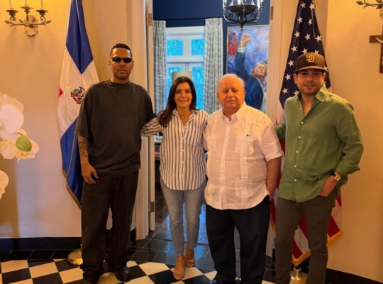 Embajadora de EE.UU. en RD recibe al doctor Fadul para abordar tratamiento del autismo