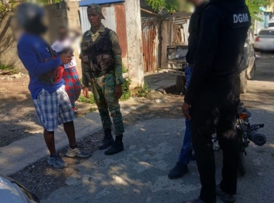 Lee Ballester afirma la DGM, FF.AA. y P.N. enfrentan mafias que se lucran del ingreso de haitianos a RD