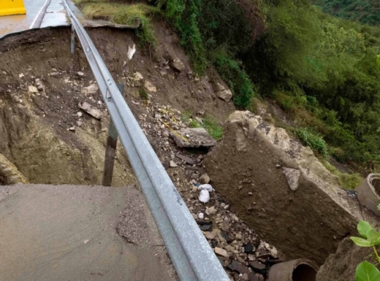 Socavón deja parcialmente incomunicada a la provincia San José de Ocoa