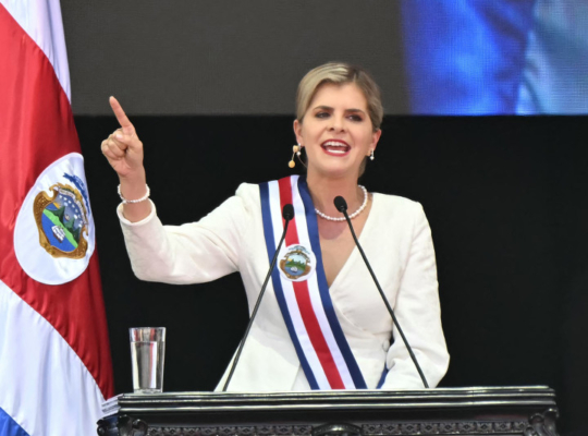 Laura Fernández asume el poder en Costa Rica y promete «mano dura» contra el narco
